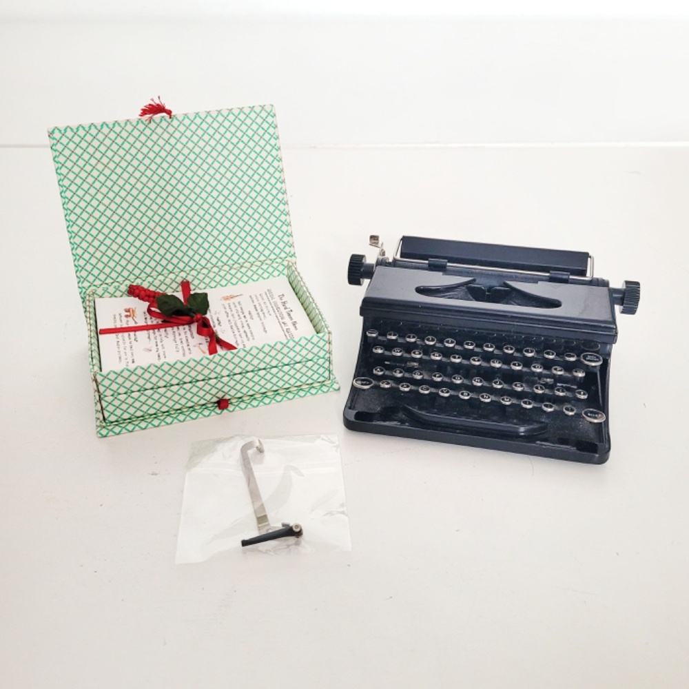 American Girl Historical Girl Kit Kittredge Typewriter Set